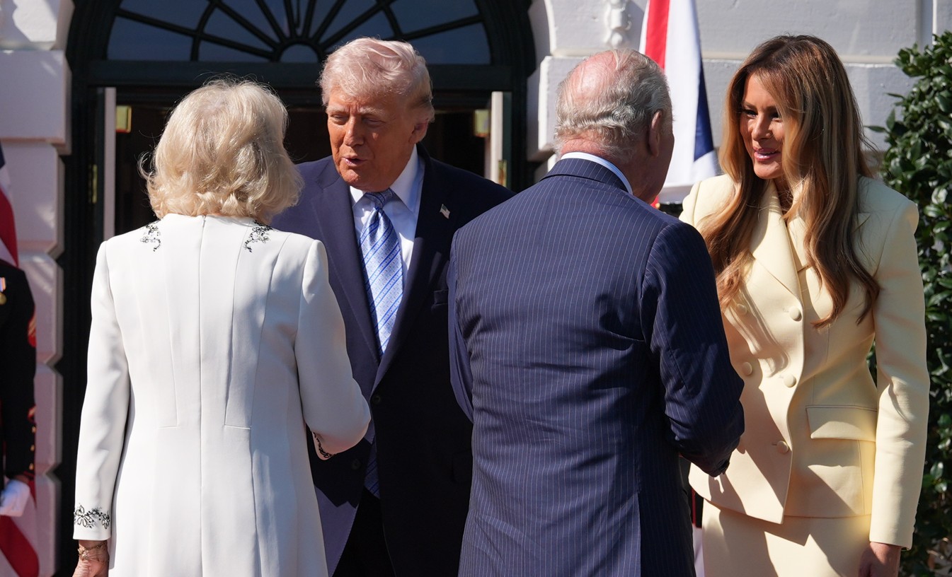 Regele Charles, însoţit de regina Camilla, a sosit în prima sa vizită de stat în SUA