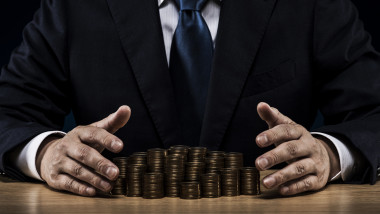 miliardari om afaceri monezi bani