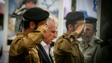 Holon, Israel. 12th May, 2025. Israeli Head of Mossad David "Dadi" Barnea shows his respect to during the funeral of Sgt first class Zvi Feldman at the military cemetery. Hundreds gathered at the Holon military cemetery to pay their respects to Sgt. First