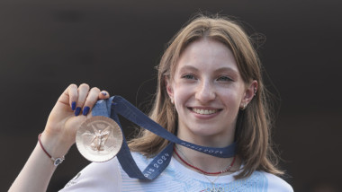 ana maria barbosu arata medalia cucerita