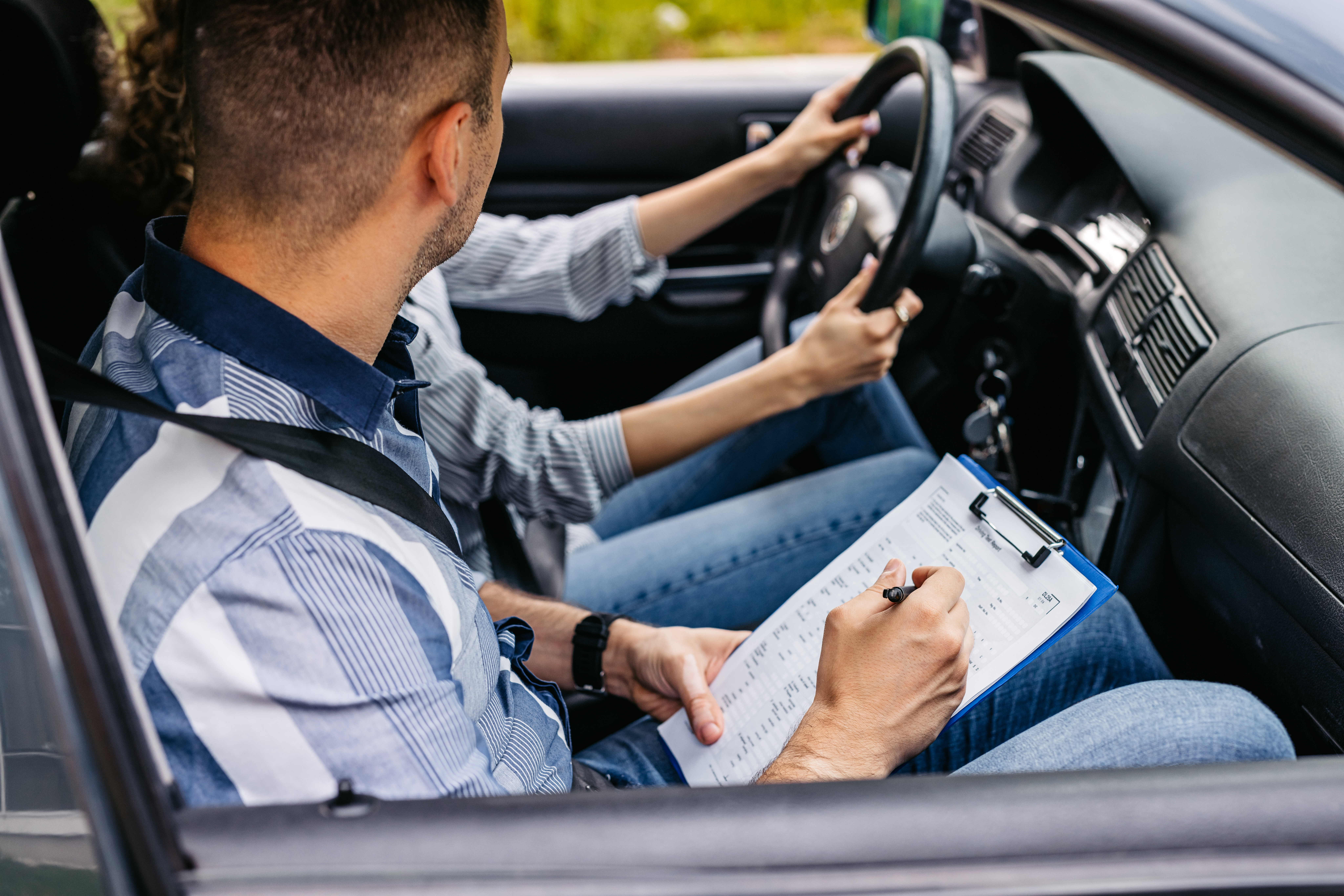 Dosarul pentru permis auto în 2026: Documentele necesare și regulile pe care trebuie să le respecte toți candidați