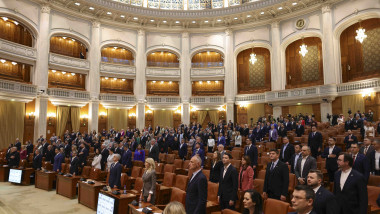 INSTANT_PARLAMENT_CITIRE_MOTIUNE_00_INQUAM_Photos_Octav_Ganea