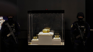 Coiful de la Coțofenești și două brățări dacice au ajuns la Muzeul Național de Istorie.