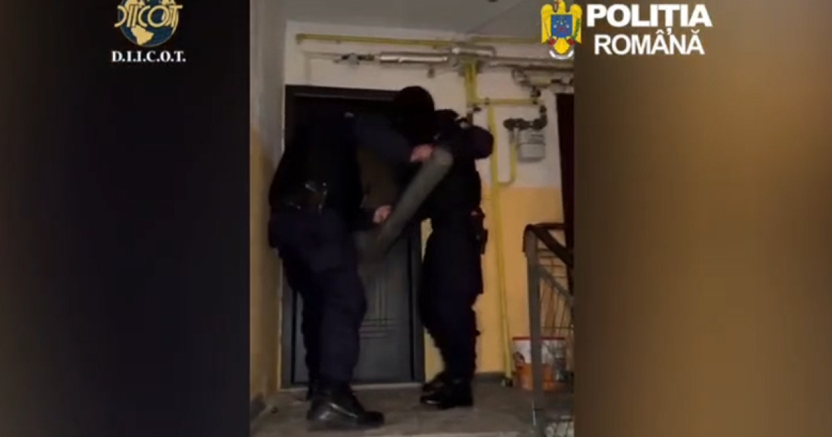 Percheziții la o rețea de trafic de droguri în 3 județe