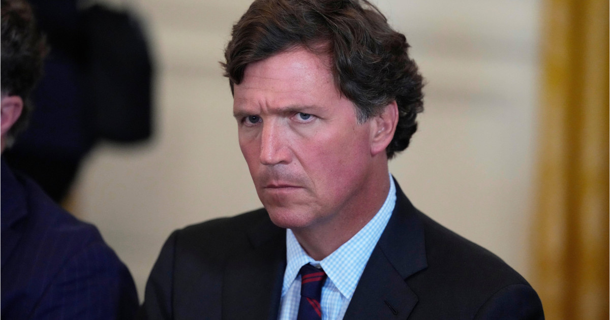 Tucker Carlson și-a cerut iertare pentru că l-a susținut pe Donald Trump: „Am indus în eroare oamenii. Nu a fost cu intenție”