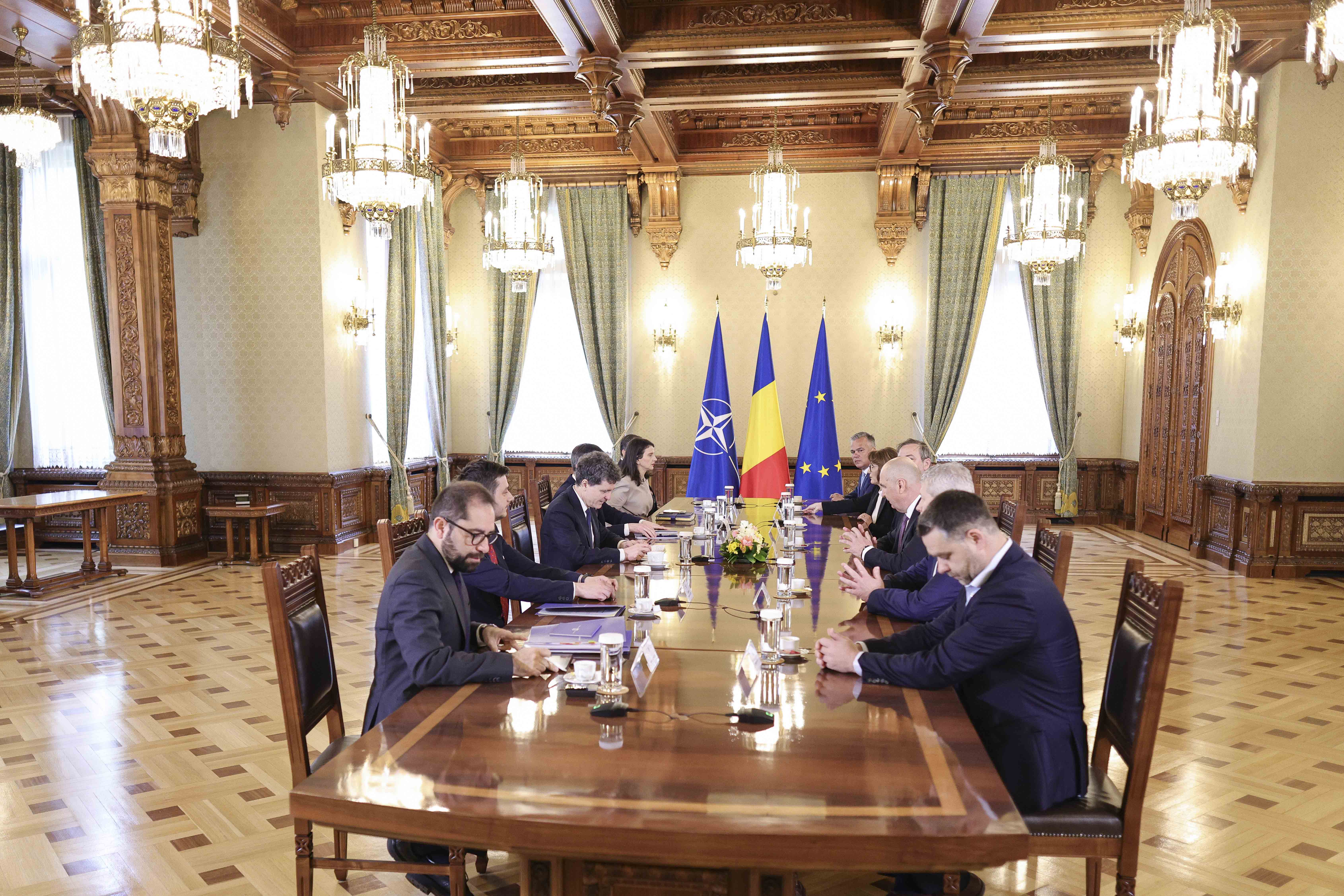 Culisele discuțiilor de la Cotroceni. Ce înseamnă „dezescaladarea” cerută de Nicușor Dan