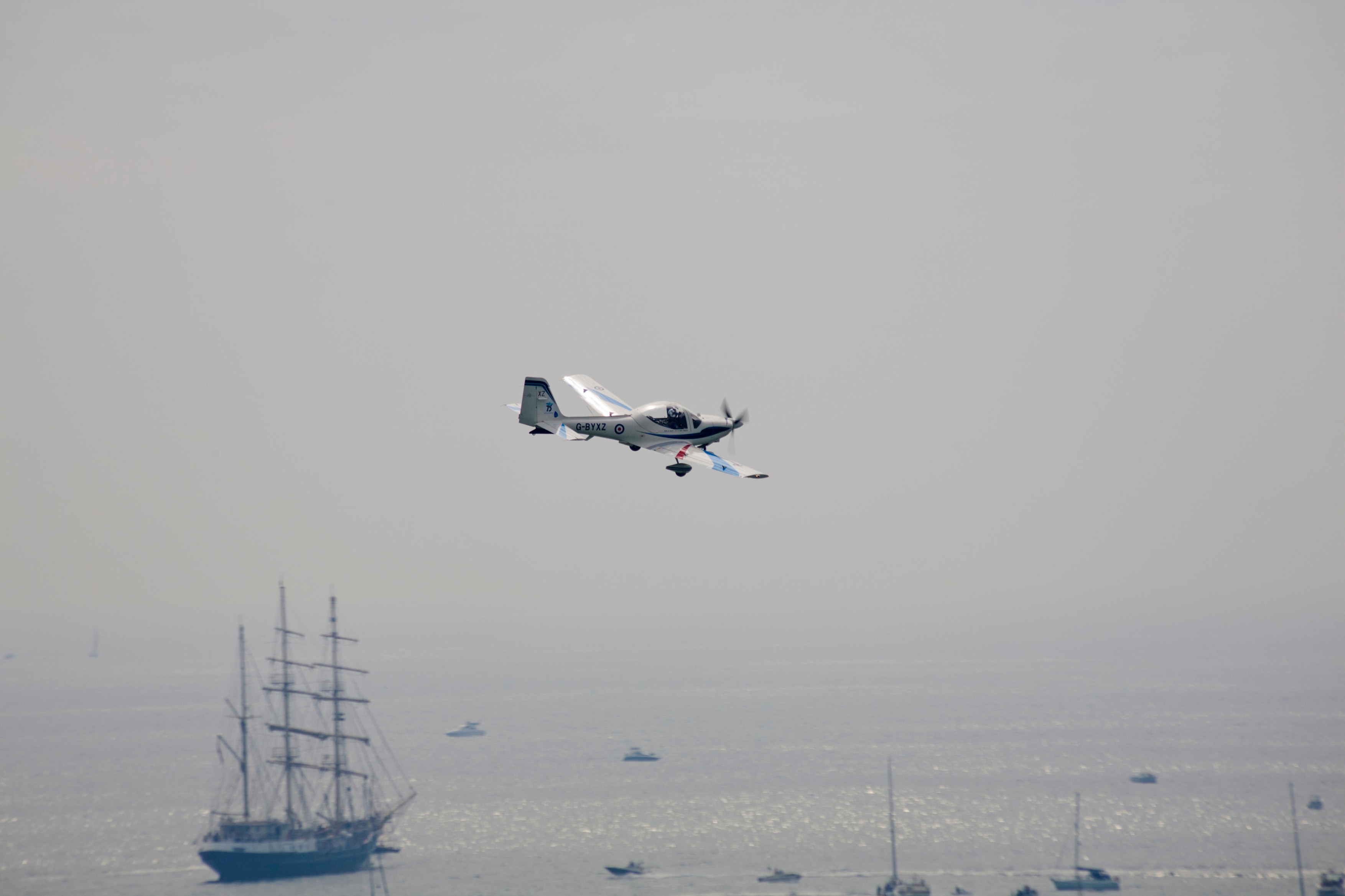 Scandal în Forțele Aeriene Finlandeze: Cadeți piloți, sancționați pentru că au desenat forme de penis pe cer