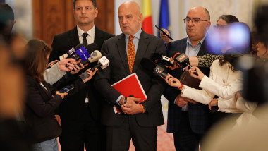 dumitru costin Reprezentanții sindicatelor CNS Cartel ALFA, BNS, CNSLR Frăția, CSDR și CSN Meridian, alături de patronatele Confederația Concordia și Confederația Patronală IMM România, se întâlnesc cu președintele Camerei Deputaților