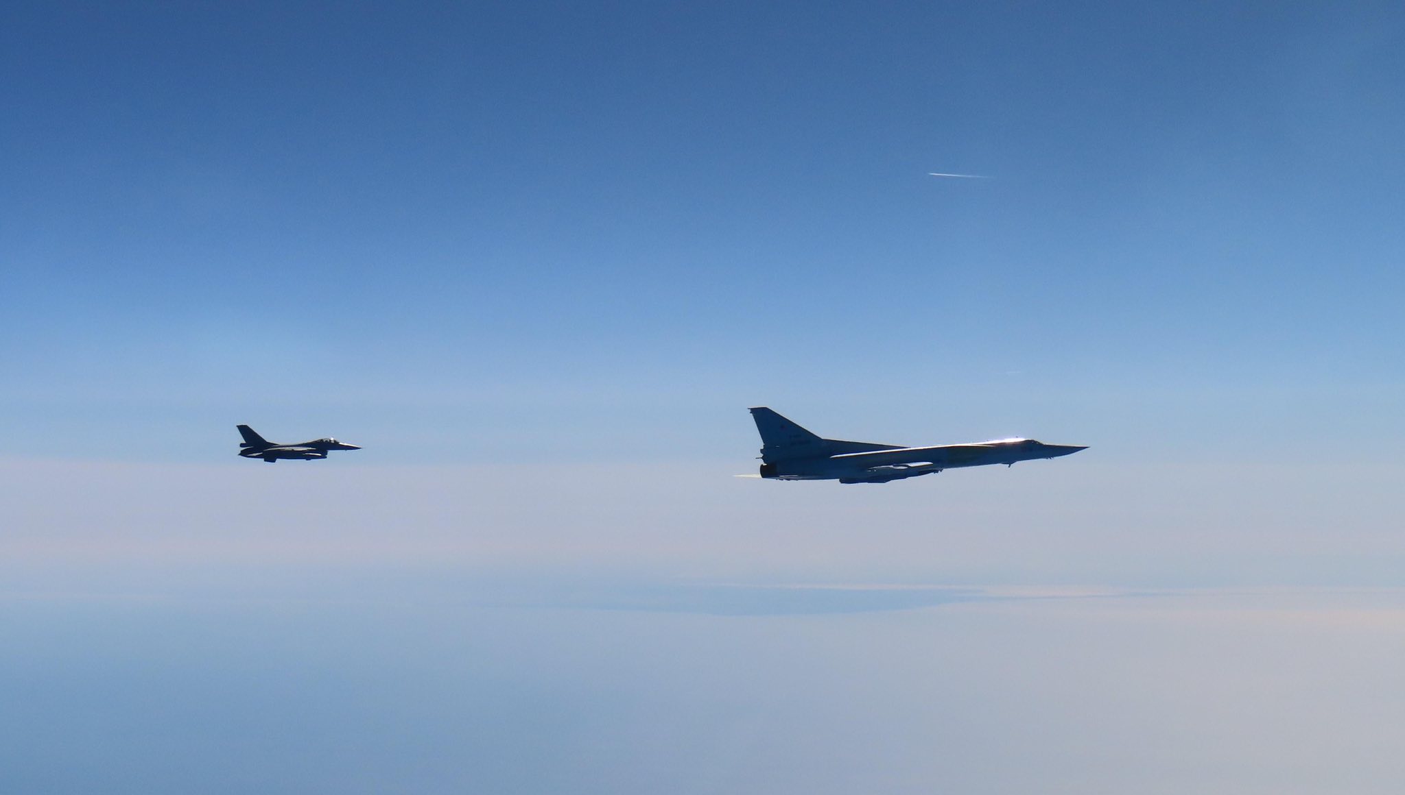 Aeronave F-16 românești, dislocate în Lituania, au escortat bombardiere și avioane de luptă ale Rusiei deasupra Mării Baltice