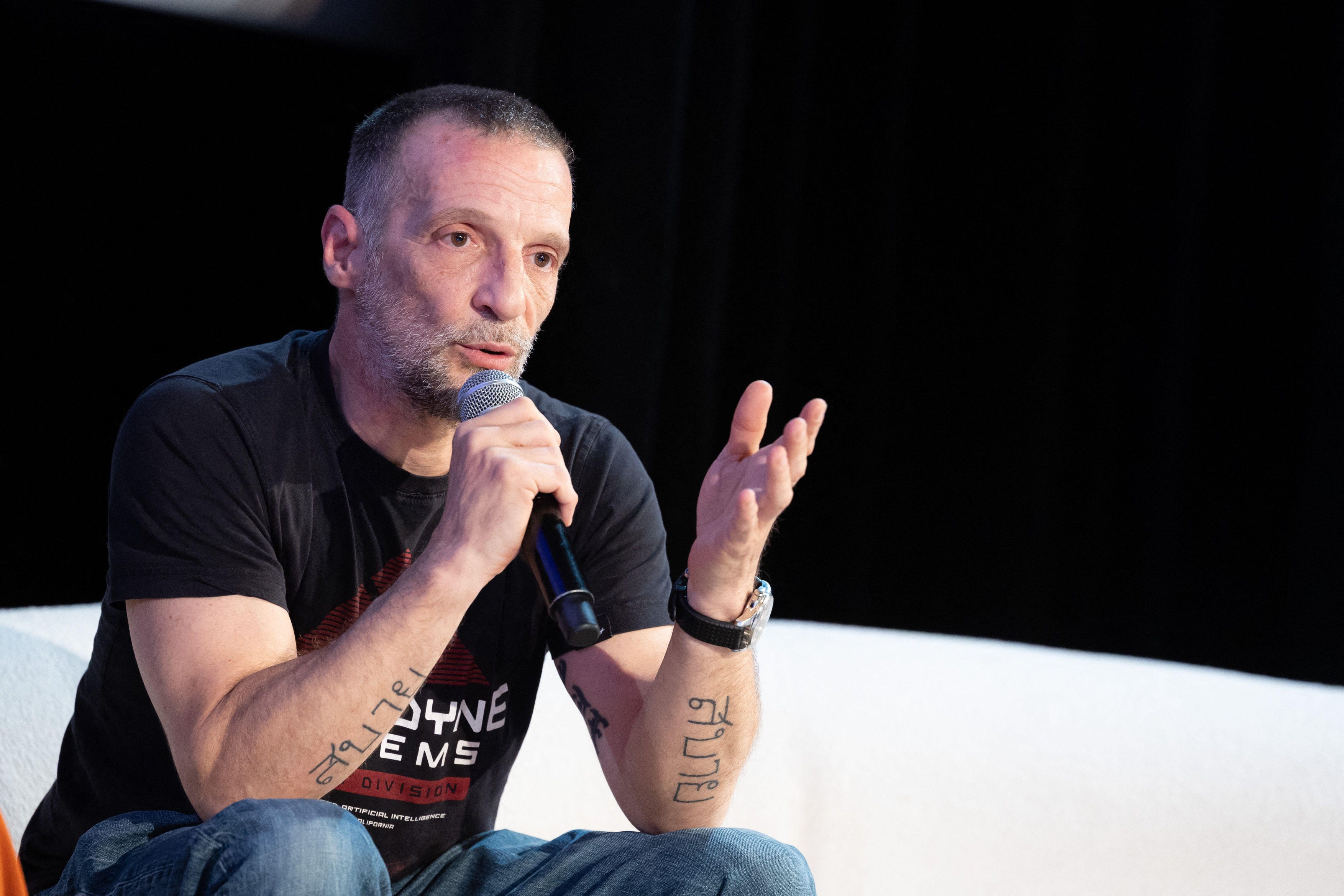 Regizor francez celebru, despre actorii generați prin Inteligența Artificială: „Peste doi ani, nimănui nu-i va mai păsa”