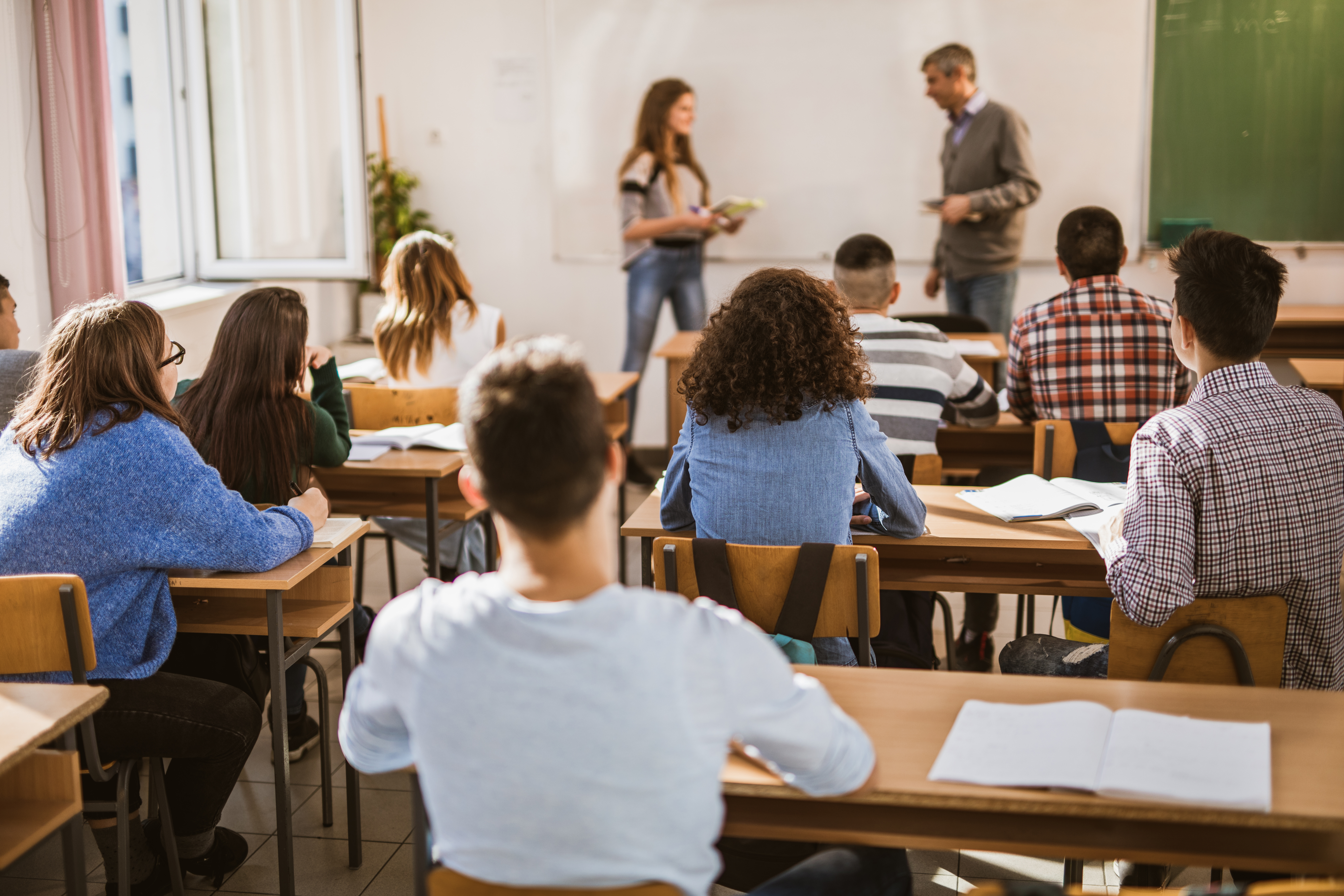 Schimbări în învățământ: Ministerul Educației modifică orarul elevilor în 32 de licee, începând cu anul școlar 2026-2027