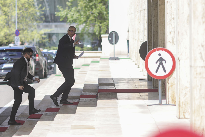 INSTANT_GUV_DEMISIE_PSD_06_INQUAM_Photos_Octav_Ganea