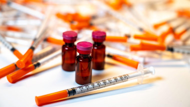 Peptide vials with syringes.