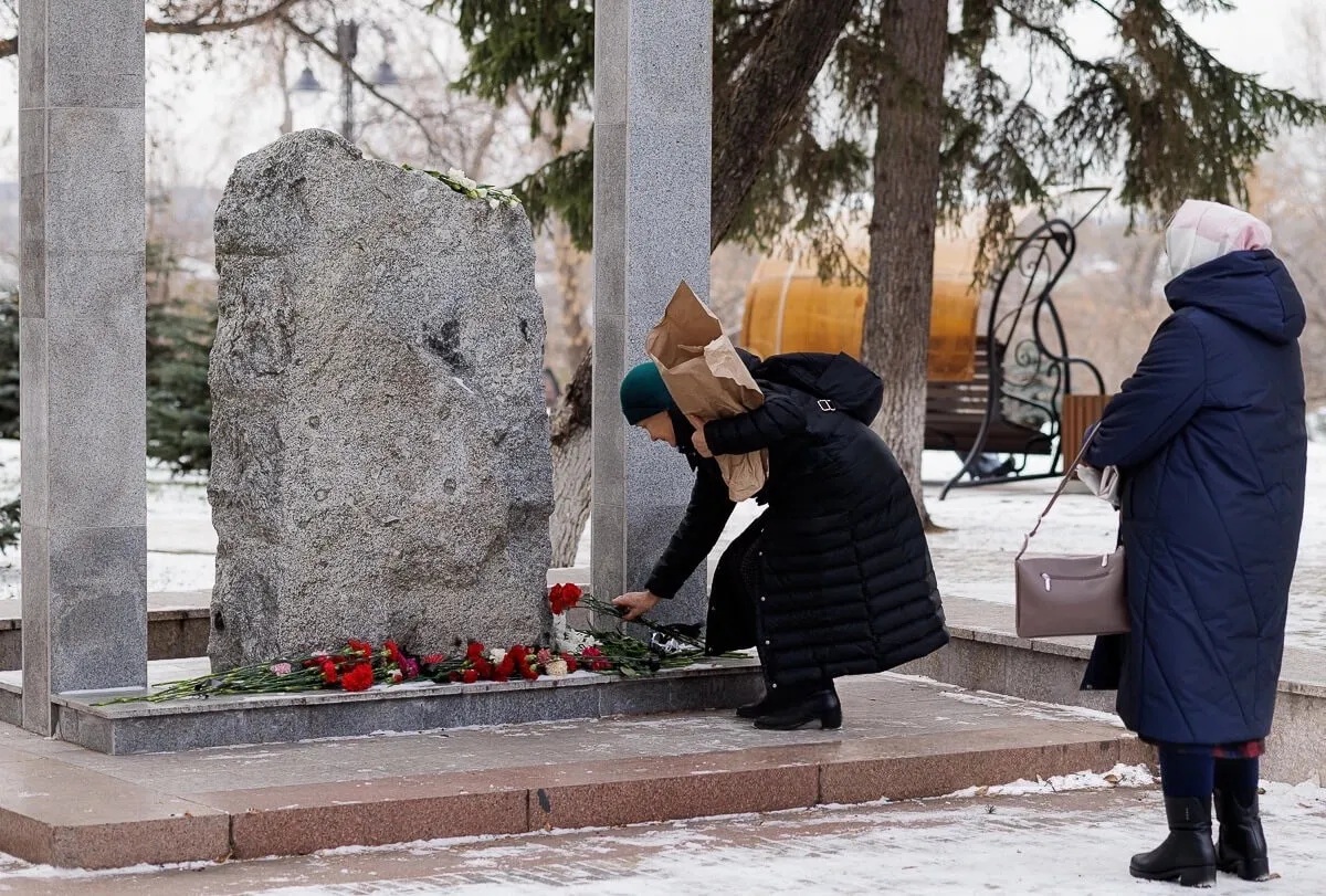 Locuitorii unui oraș din Rusia s-au trezit într-o dimineață că le-a dispărut un monument. Patru țări europene au reacționat imediat