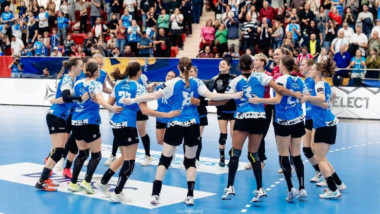 jucatoarele de la csm se bucura dupa victorie