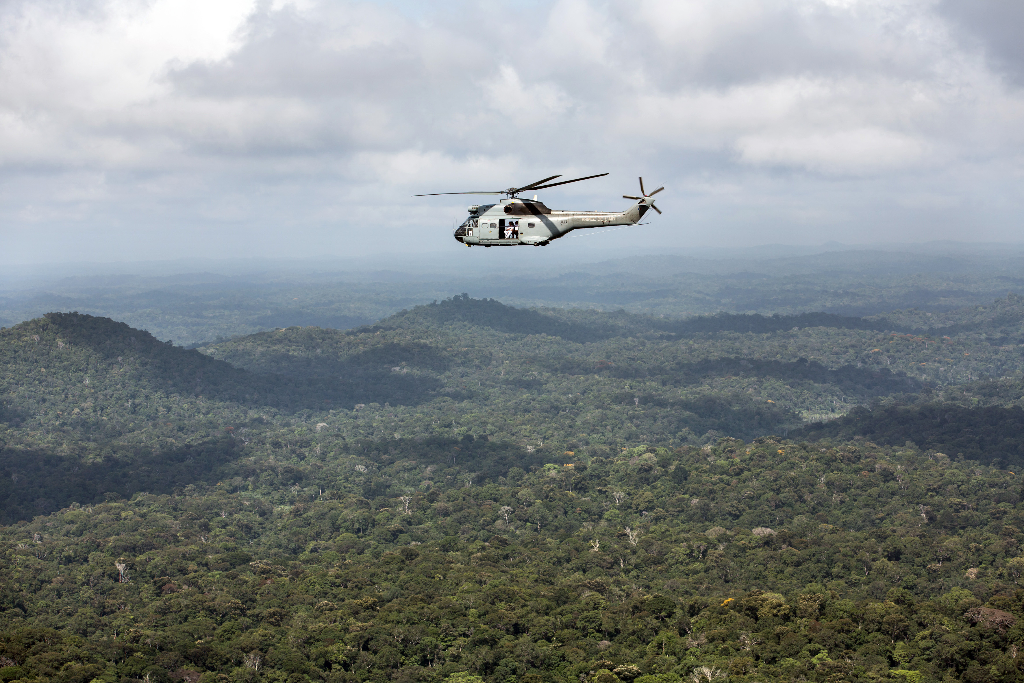 Dincolo de Articolul 5: cine protejează teritoriile îndepărate ale Europei? Problema zonelor de la sud de Tropicul Racului, limita NATO