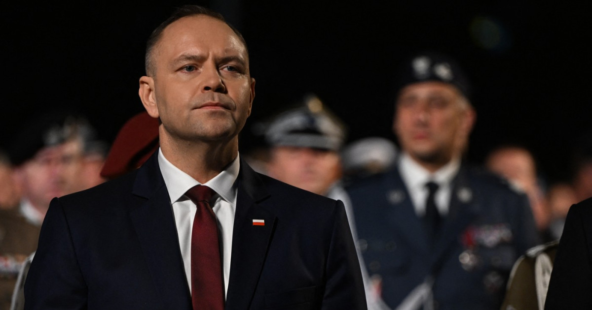 Președintele Poloniei vrea o nouă Constituție pentru că „nu pot exista două centre de putere”. Reacția lui Tusk