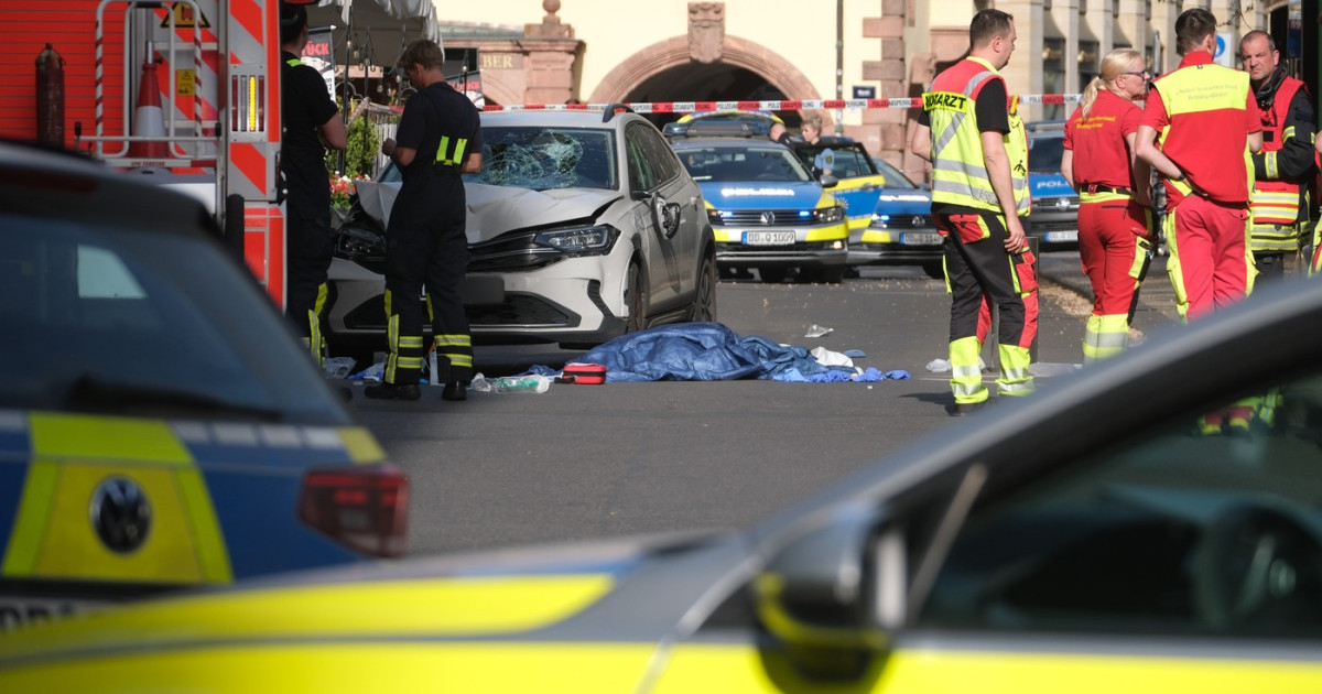 O mașină a intrat într-un grup de persoane în orașul german Leipzig. doi morți și mai mulți răniți
