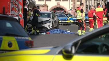 Car driven into group of people in Leipzig