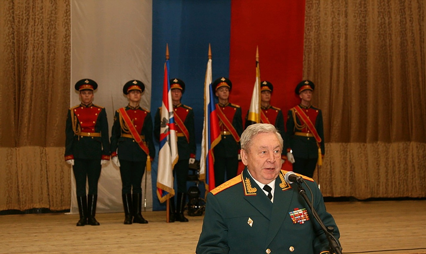 Un general-colonel rus, fost șef al trupelor chimice ale Moscovei, s-a sinucis. A fost găsit „în bucătărie, așezat pe scaun”
