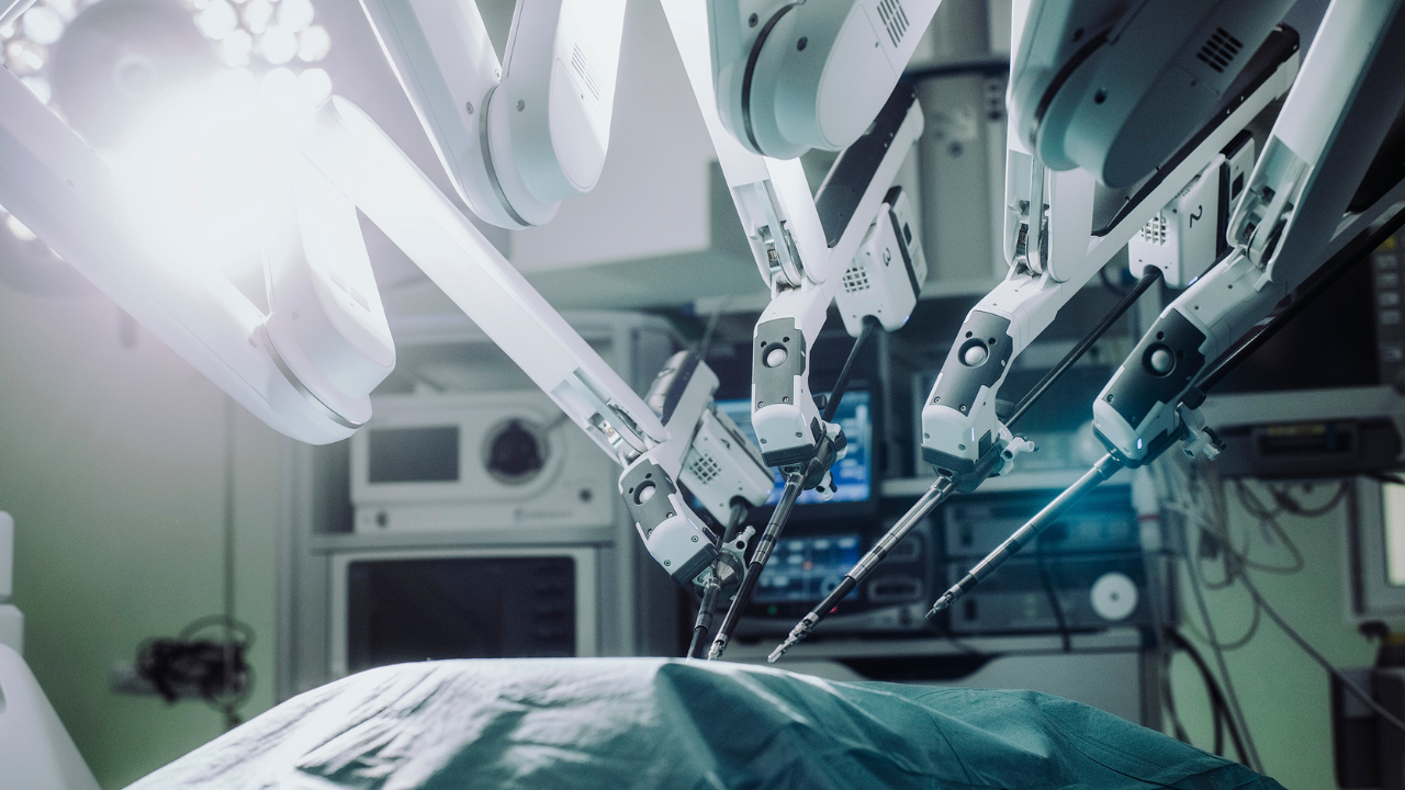După ani de durere, Maica H. și-a pus toată încrederea în medic și a ales chirurgia robotică pentru a se întoarce la viața de zi cu zi