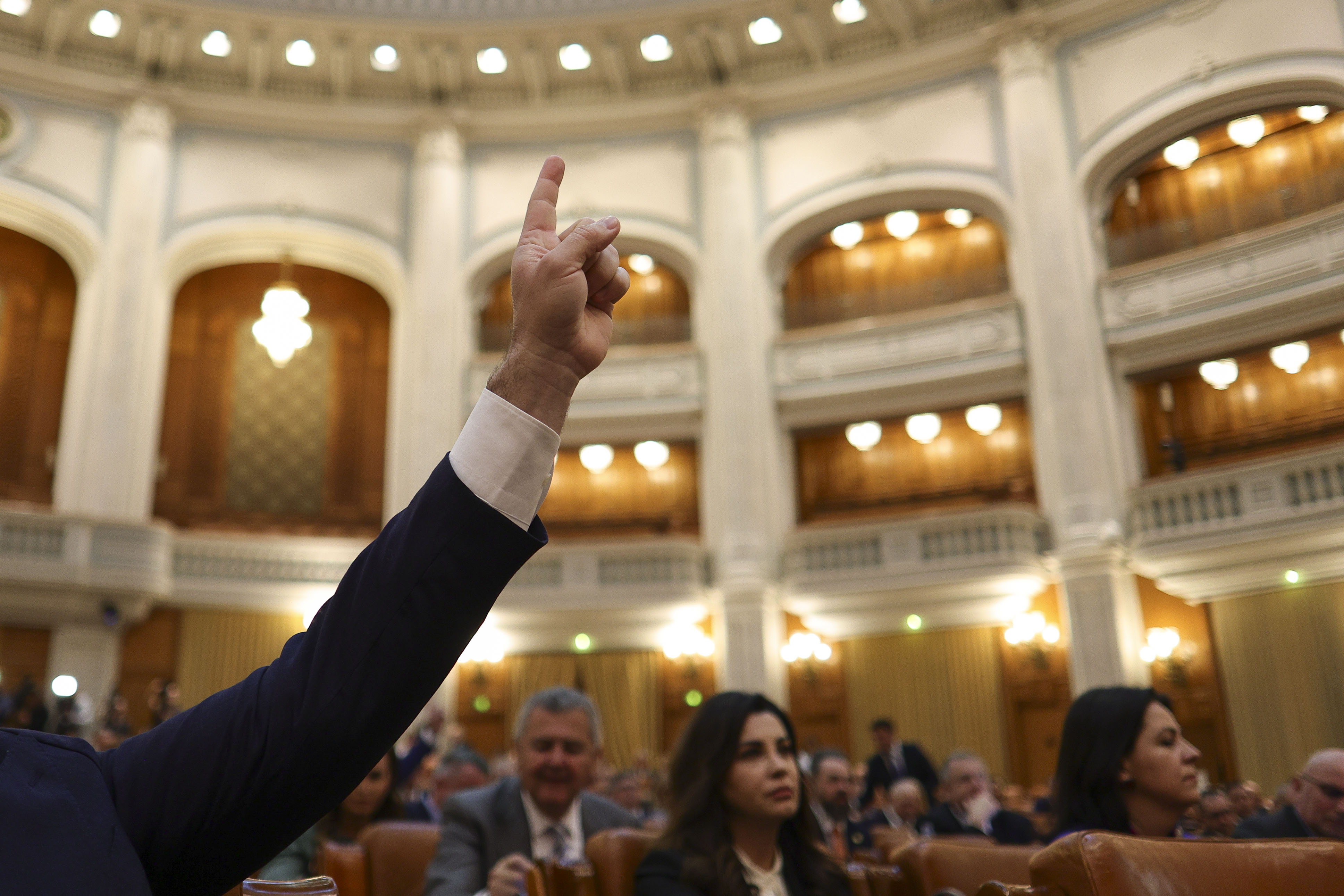O importantă lege de care depinde PNRR, blocată de 3 ani în Parlament. Alte reforme promise din 2023 încă nu sunt gata