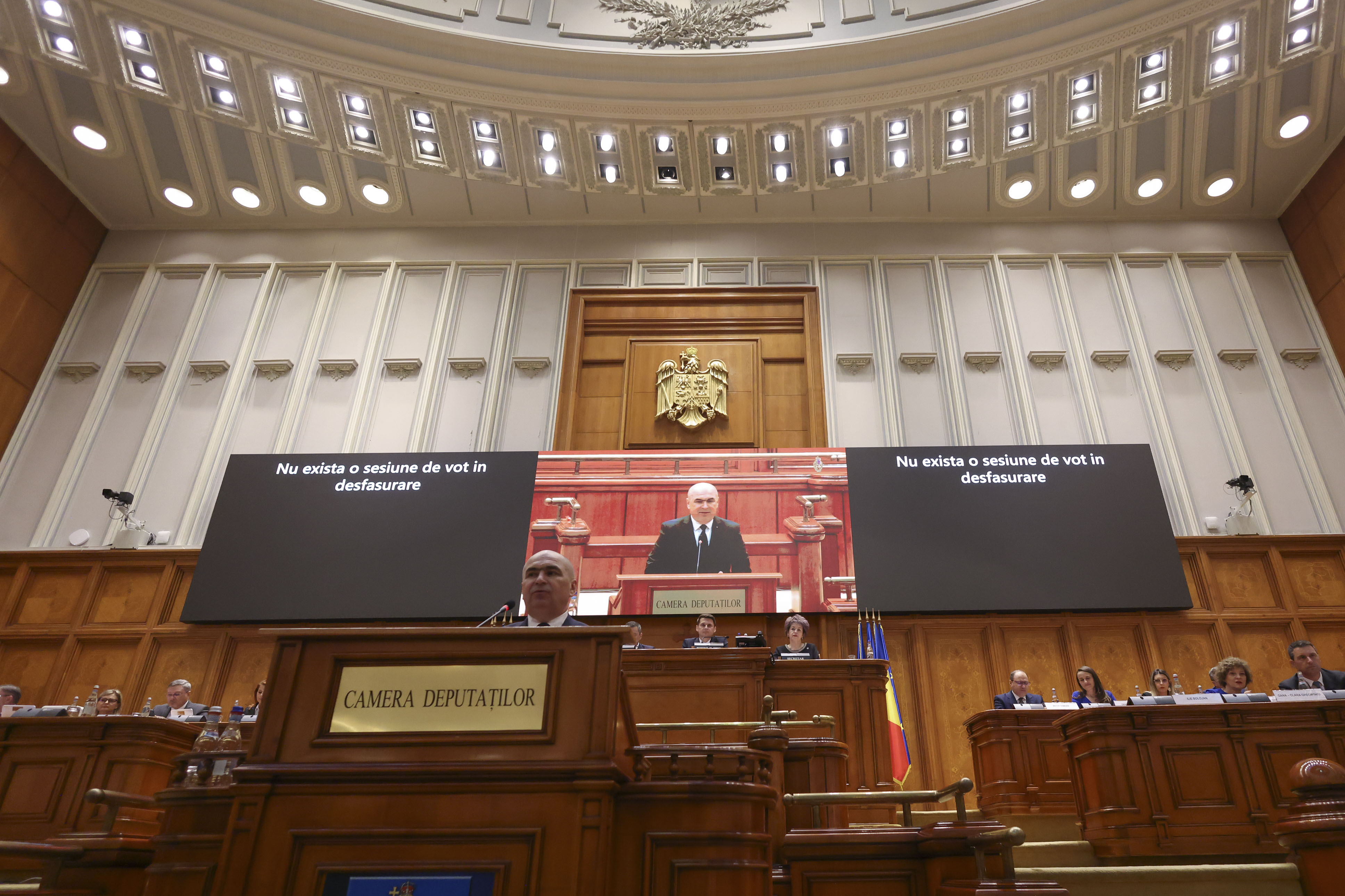 Ilie Bolojan spune că moțiunea „Stingem lumina” este una de felul „nu ne vindem companiile, le mulgem noi”