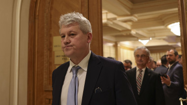 Euro scade ușor după zile de creșteri; BNR avertizează asupra volatilității — image 6
