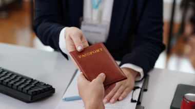 Schimbarea pașaportului în 2026. Foto Getty Images