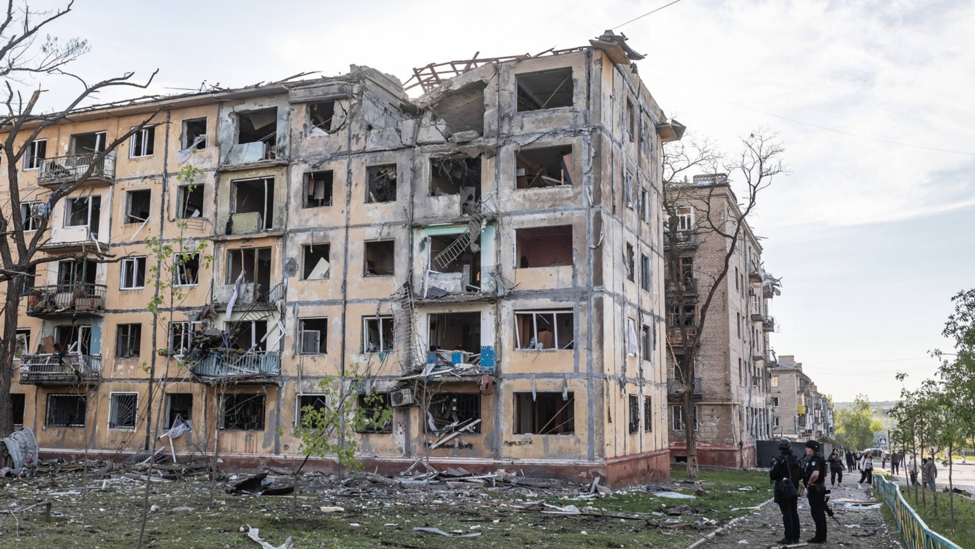 Mărturii dintr-un oraș ucrainean șters treptat de pe fața pământului: „Chiar și o pace proastă e mai bună decât orice fel de război”