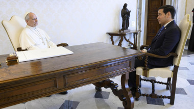 Roma, Italien. 07th May, 2026. ITALY REL - Vatican, May 7, 2026: Pope Leo VIX during a private audience with U.S. Secretary of State Marco Rubio at the Vatican. Photograph by VATICAN MEDIA/ Catholic Press Photo RESTRICTED TO EDITORIAL USE - NO MARKETING -