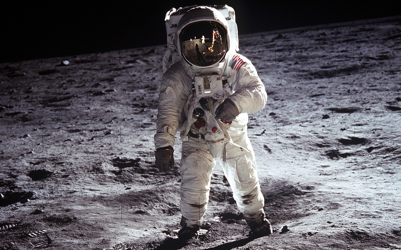 Dosarele OZN. Astronauții americani dezvăluie ce fenomene neobișnuite au observat în timpul misiunilor pe Lună
