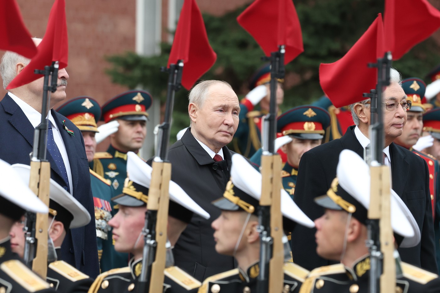 În discursul de Ziua Victoriei, Putin n-a uitat de NATO și de Ucraina. „Armata rusă avansează, în ciuda sprijinului acordat inamicului”