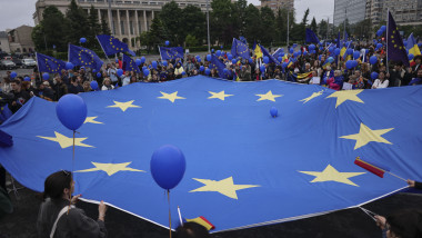 Evenimentul "Un singur drum: EUROPA!", organizat de Asociatia Mediu - Educatie - Activism, eveniment dedicat Zilei Europei, in Bucuresti, Piata Universitatii, sambata, 9 mai 2026. Foto: Inquam Photos / Octav Ganea
