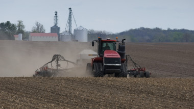 Agriculture: Spring Planting Cycle, Heyworth, Illinois, USA - 13 Apr 2026