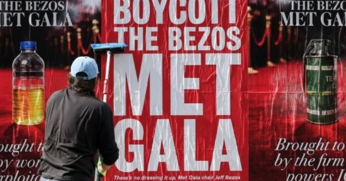 Afișe din New York cer boicotarea Met Gala 2026