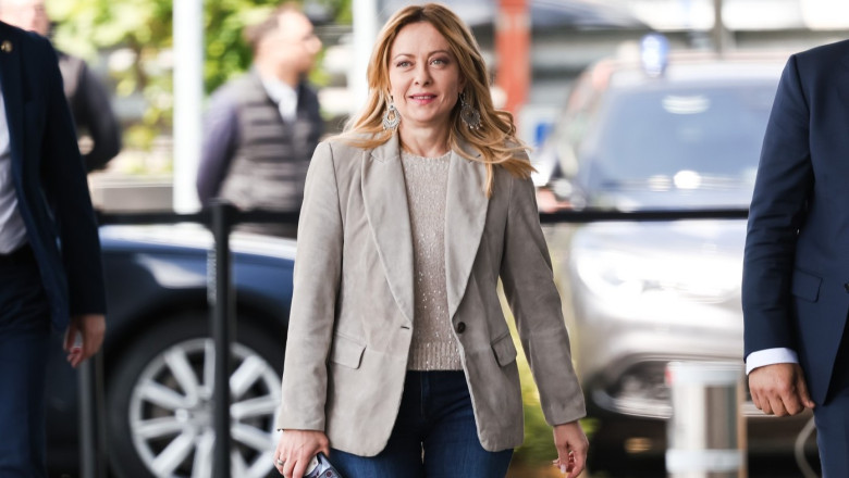 giorgia meloni, pe strada