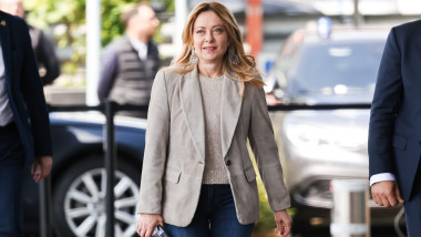 giorgia meloni, pe strada
