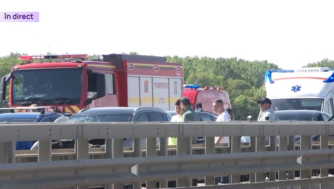 Accident în lanț cu 7 mașini pe A3, pe sensul spre Bucureşti. Autostrada a fost închisă, traficul e deviat