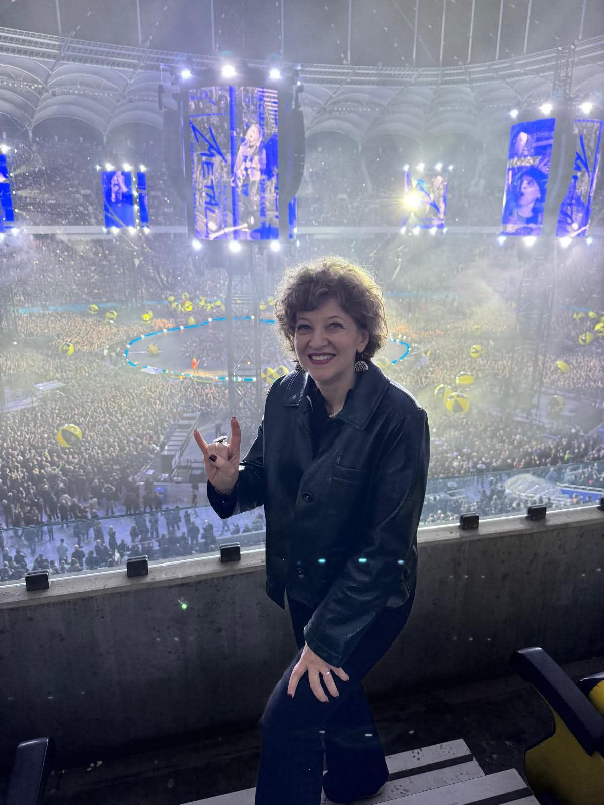 Schimb de replici între Adrian Câciu (PSD) și Oana Gheorghiu, după concertul Metallica: „A stat la lojă. Adoră privilegiile”