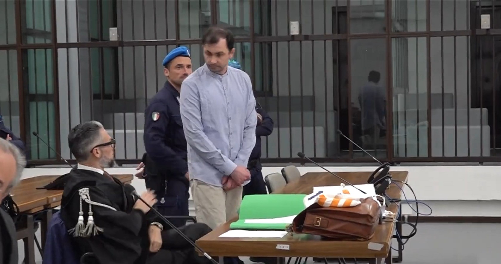 Procurorii italieni cer închisoare pe viaţă pentru românul acuzat că a ucis două escorte. Bărbatul este judecat după legea femicidului