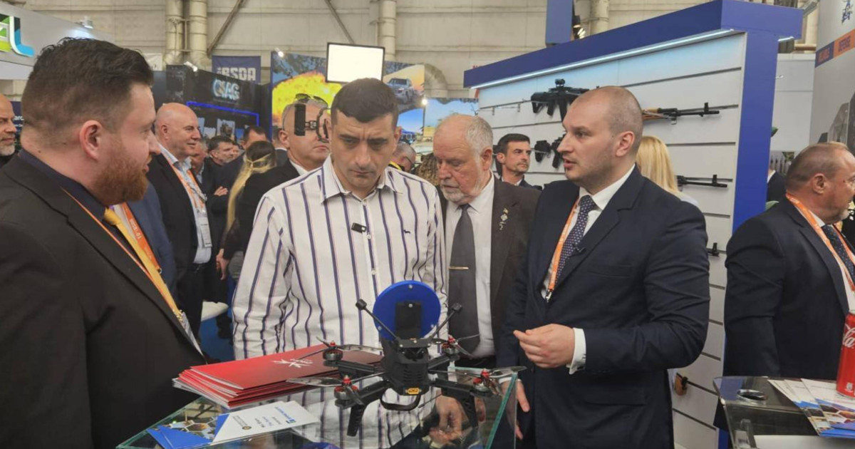 Șeful Romarm a vorbit cu George Simion la BSDA despre programul SAFE. Răzvan Pîrcălăbescu: „Nu avem niciun contract semnat direct”
