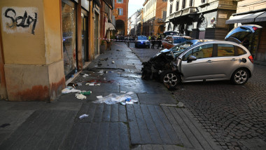 Modena, Auto Falcia Pedoni. Ci Sono Feriti Gravi