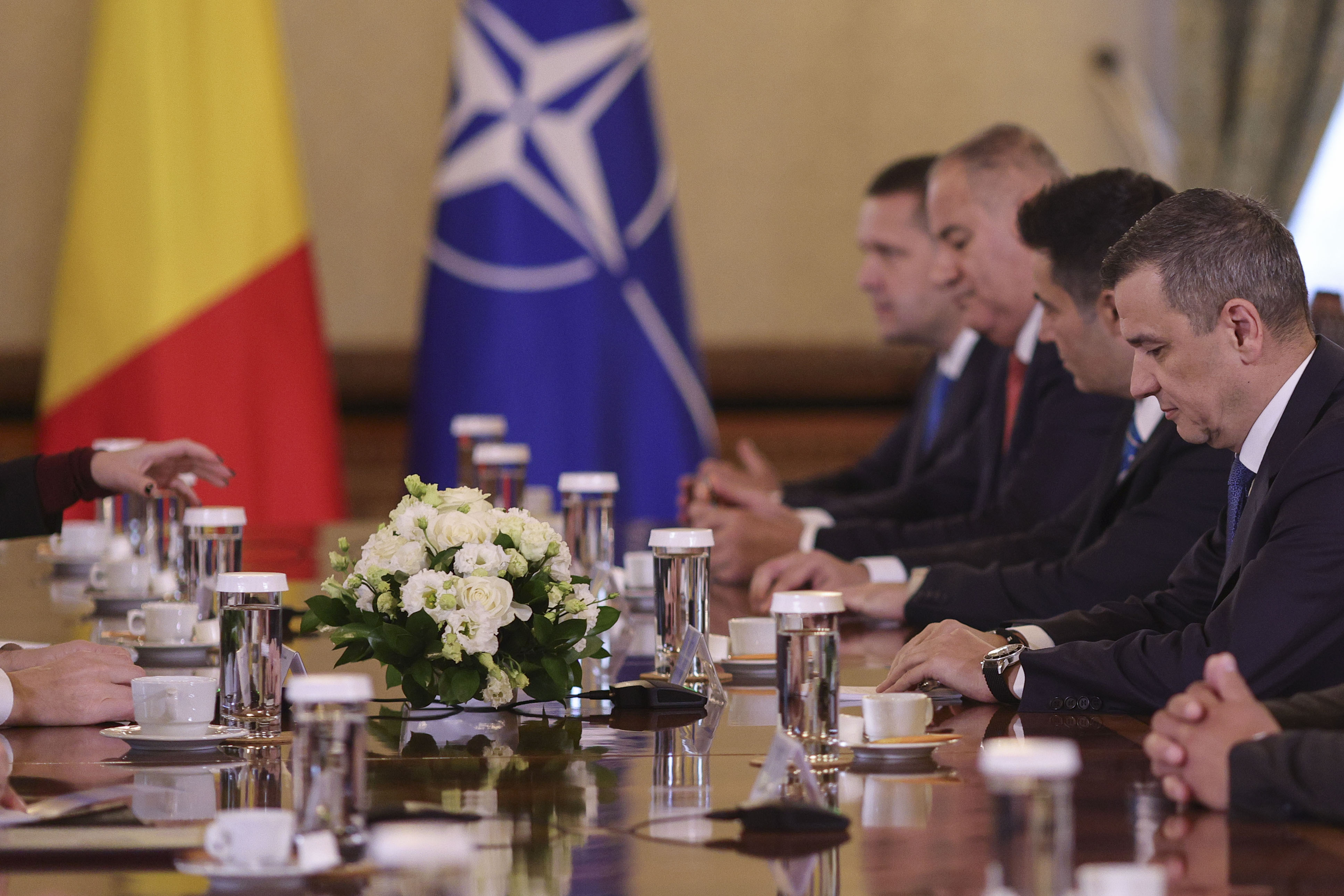Consultări la Cotroceni. Grindeanu: Nu mai putem avea guvern cu Bolojan premier. Excludem alianţă în afara partidelor pro-occidentale