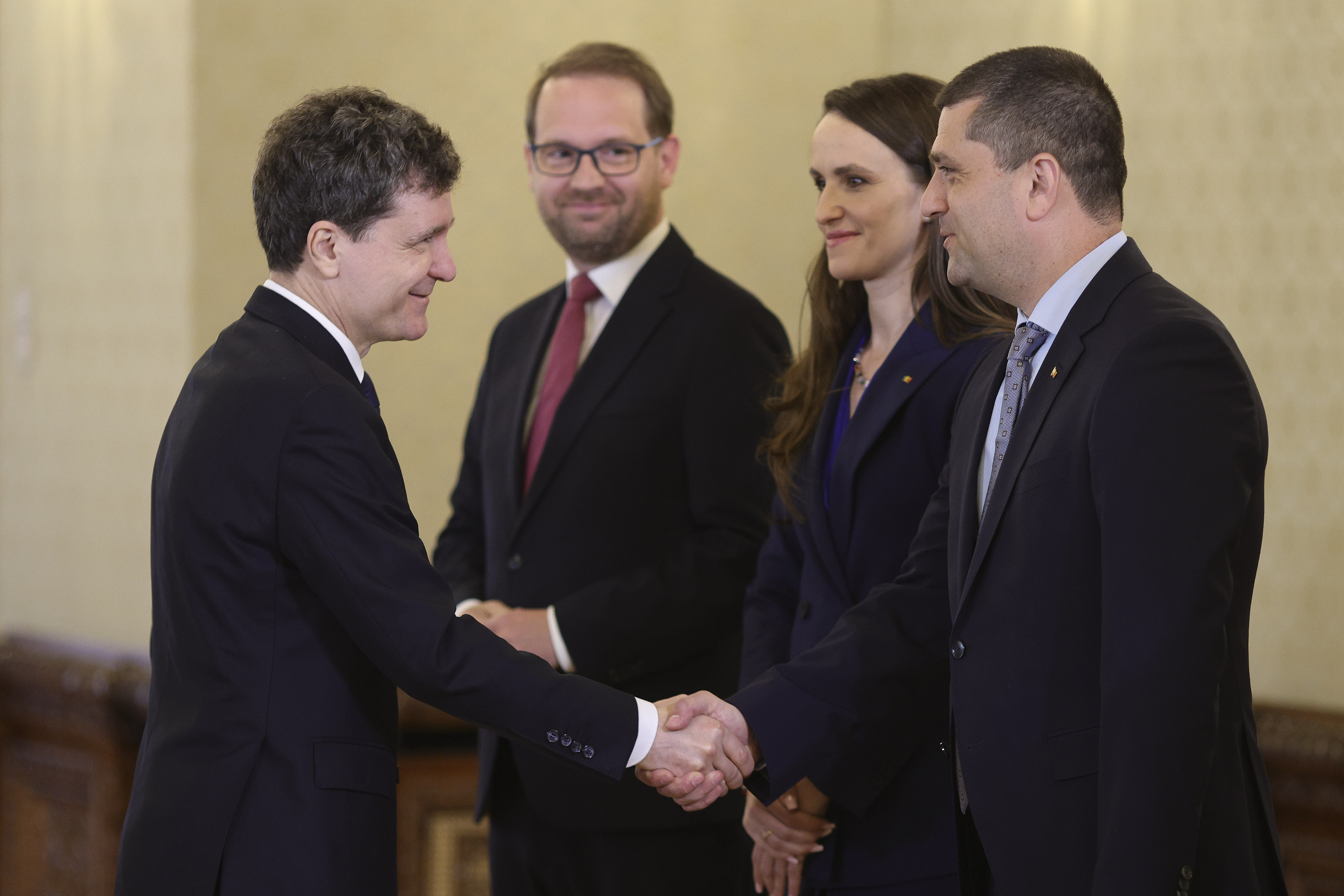 Consultări la Cotroceni. UDMR discută acum cu Nicușor Dan despre viitorul guvern. Surse: Delia Velculescu, posibil premier tehnocrat