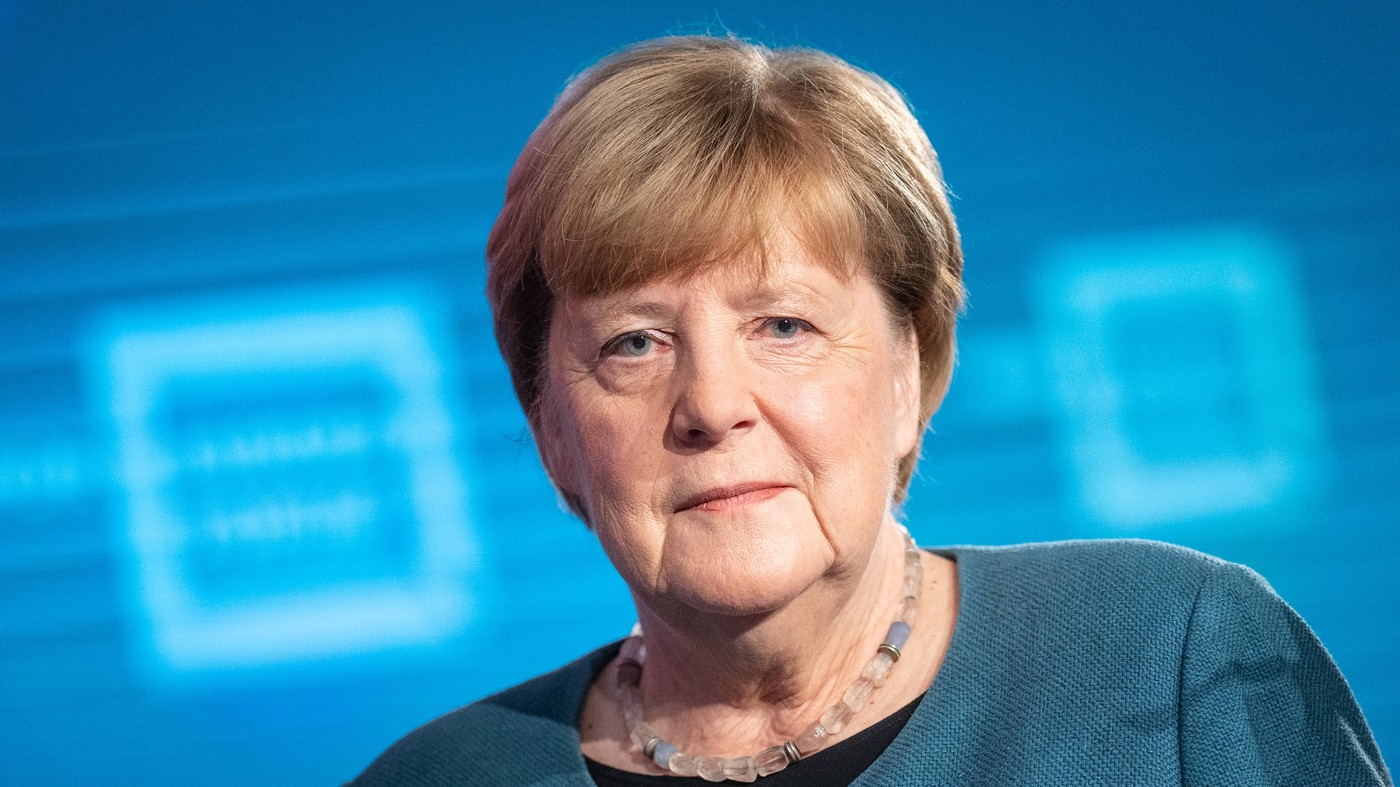 Angela Merkel regretă că Germania are mai puține mașini electrice decât China. Apariție publică rară la Berlin