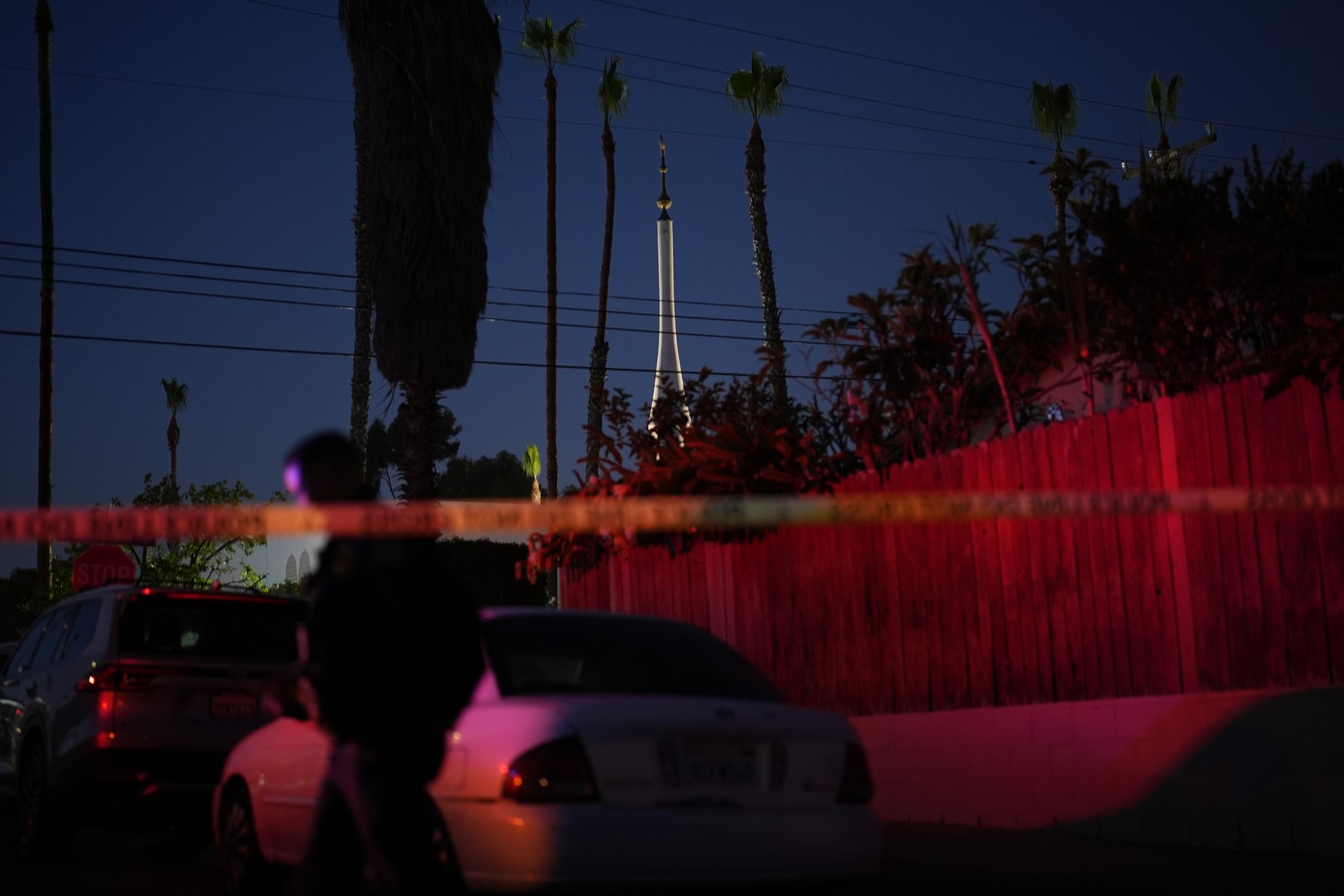 Atac armat la o moschee din San Diego, SUA: trei morți, inclusiv doi suspecți. Reacția lui Donald Trump