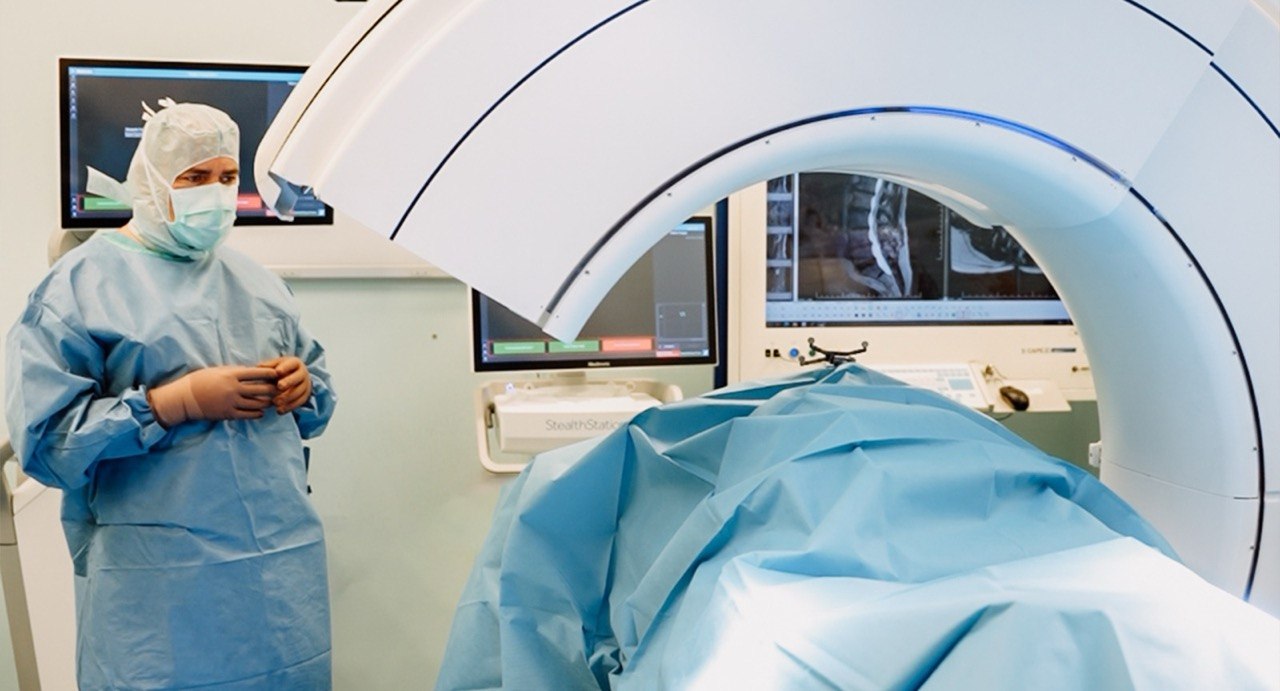 MedLife aduce la Sibiu unul dintre cele mai avansate sisteme de neurochirurgie robotică, printr-o investiție de peste 2 milioane euro