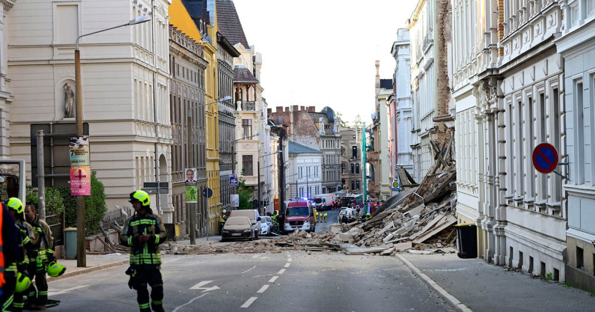 Două românce din Germania sunt date dispărute după ce blocul în care locuiau s-a prăbușit. Precizările MAE