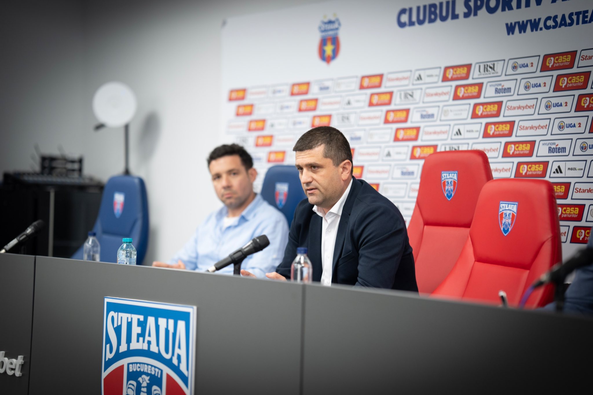 „Steaua trebuie judecată pe teren, nu în birouri”: Radu Miruță, întâlnire cu suporterii pe stadion